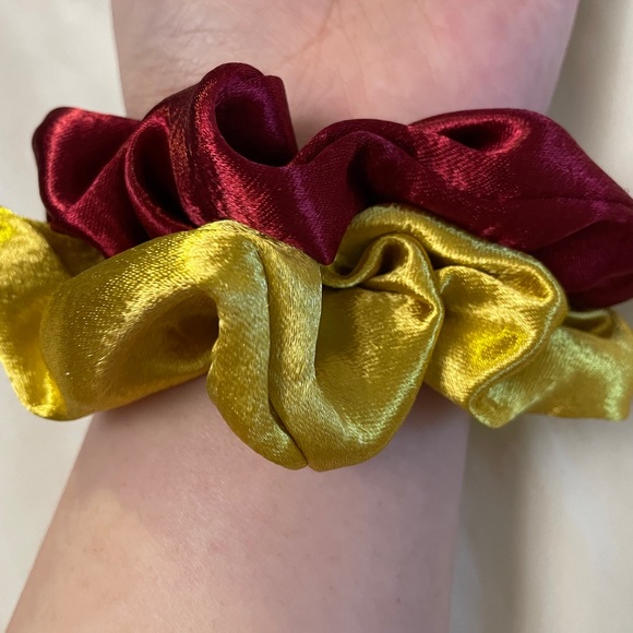 Hair Scrunchies bundle 2pcs - Picture 3 of 4